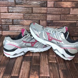Mizuno Women’s Wave Rider 14
